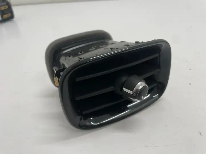 Mini Cooper Countryman F60 (2020 - 2023) 9332764 Боковой воздушный дефлектор — фото 1