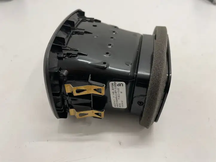 Mini Cooper Countryman F60 (2020 - 2023) 9332764 Боковой воздушный дефлектор — фото 2