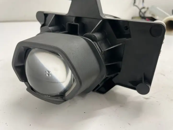 BMW 1 F40 (2019 - ) 90147413 Запчасти передней фары — фото 2