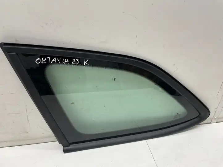 Skoda Octavia Mk4 (2019 - ) 5E7845297 Заднее боковое стекло — фото 1