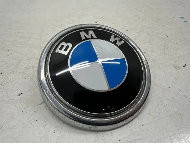 BMW X5 F15 (2013 - 2017) 7294465 Эмблема производителя — фото 1