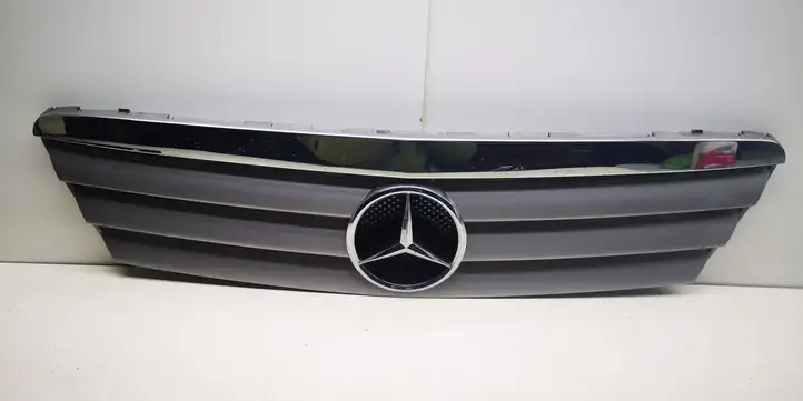Mercedes-Benz A W168 (1997 - 2004) Верхняя решетка радиатора — фото 1