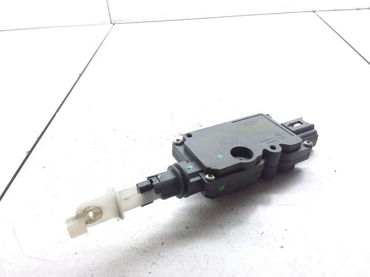 Nissan Almera N16 (2000 - 2010)  90550BM600 Двигатель центрально замка