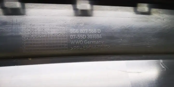 Volkswagen Golf VII (2013 - 2019) 5G6807568D Нижняя часть переднего бампера — фото 3