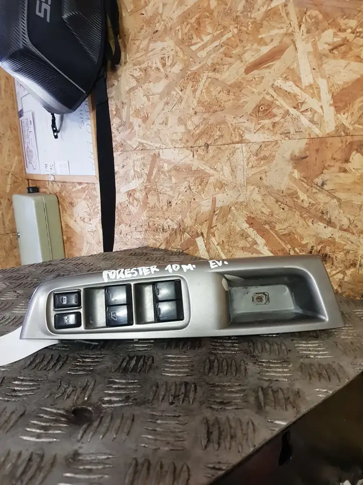 Subaru Forester SH (2008 - 2013) F09 Блок кнопок стеклоподъемников — фото 3