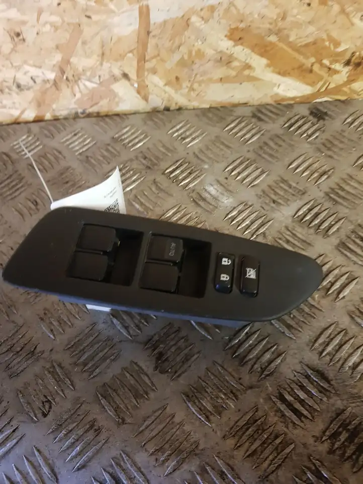 Toyota Auris 150 (2006 - 2012) Блок кнопок стеклоподъемников — фото 2