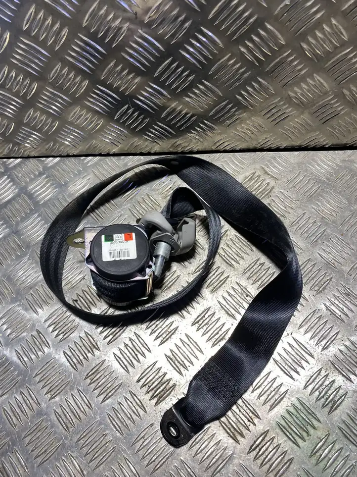 Toyota Verso (2009 - 2012) 733700F021 Задний ремень безопасности — фото 4