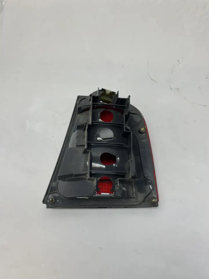 Skoda Octavia Mk1 (1U) (1996 - 2004) 1U6945111 Задний фонарь в кузове — фото 2