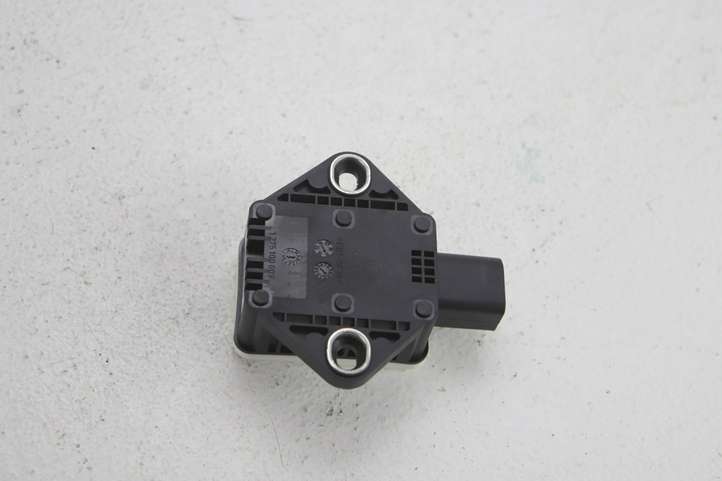 Audi A4 (2011 - 2015)  8R0907637B Датчик ESP (системы стабильности) (датчик курсовой устойчивости))