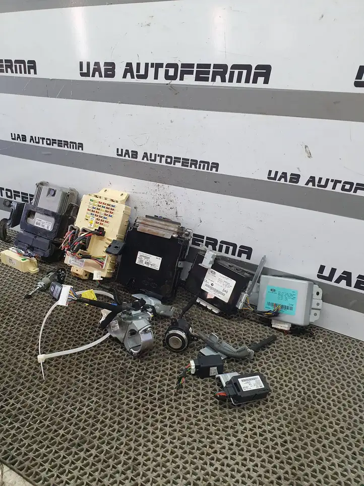 Kia Ceed (2015 - 2018) 391402A860 Комплект системы зажигания — фото 12