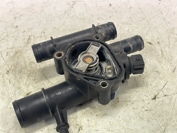 Opel Vivaro (2001 - 2006) 8208274346 Шланги системы охлаждения — фото 3