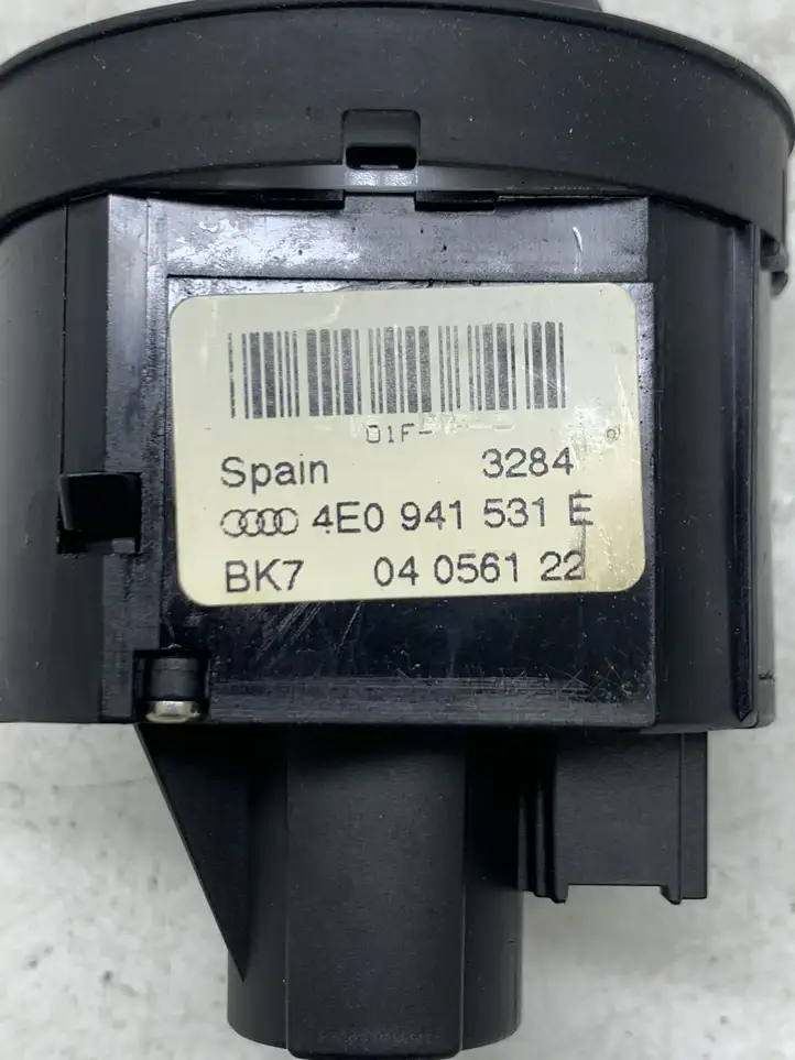 Audi A8 S8 D3 4E (2002 - 2005) 4E0941531E Включатель фонарей — фото 4