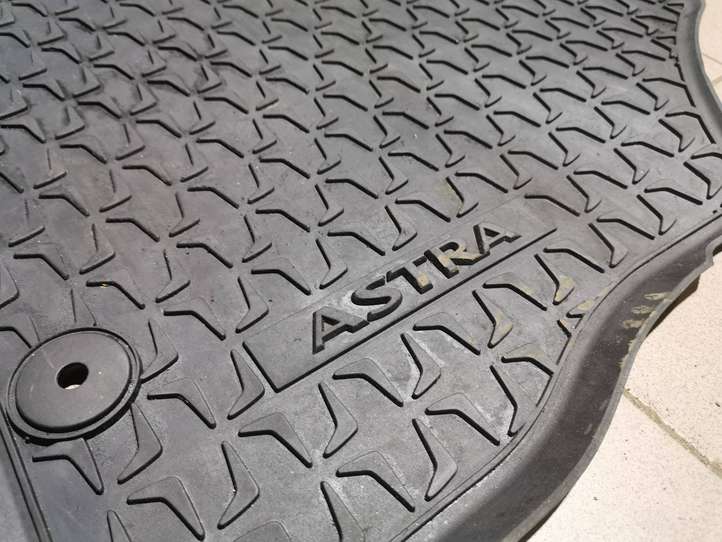 Opel Astra (2015 - 2020)  39059606 Комплект автомобильного коврика
