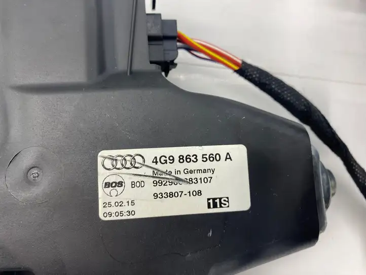 Audi A6 C7 (2014 - 2018) 4G9863560A Механизм шторки багажника — фото 2