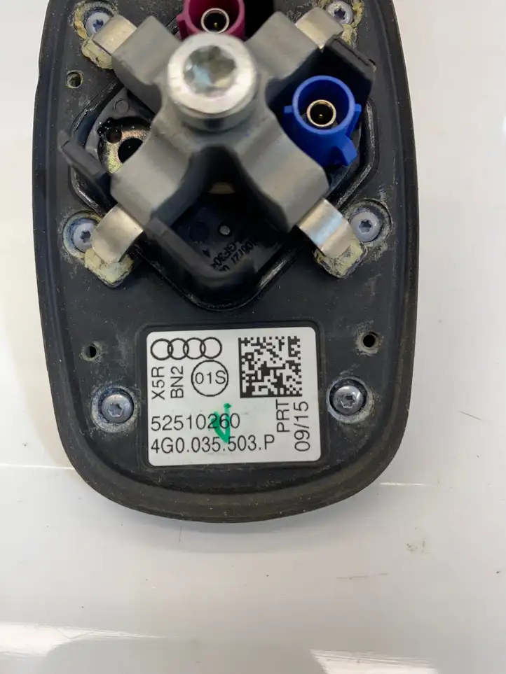 Audi A6 C7 (2014 - 2018) 4g0035503p GPS антенна — фото 7