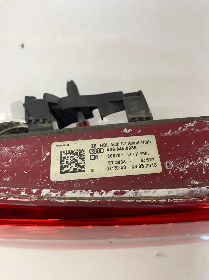 Audi A6 C7 (2011 - 2014) 4G9945093B Задний фонарь в крышке багажника — фото 6