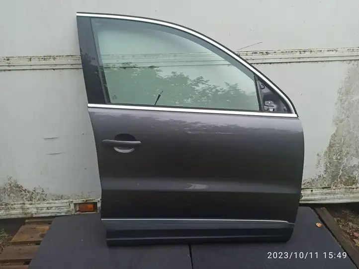 Volkswagen Tiguan (2011 - 2016) Дверь — фото 1