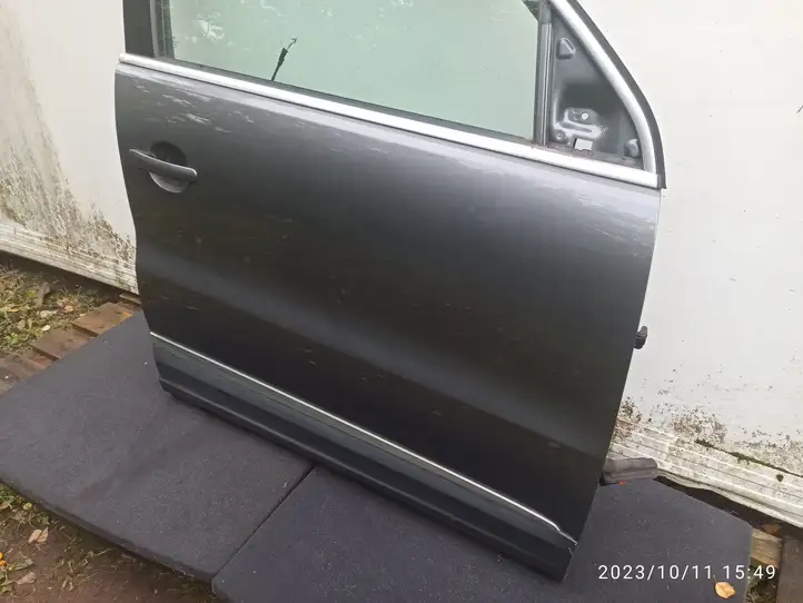 Volkswagen Tiguan (2011 - 2016) Дверь — фото 5