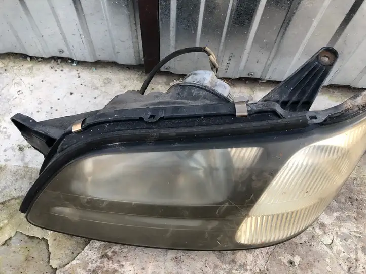 Subaru Outback (1998 - 2003) Передняя фара — фото 4