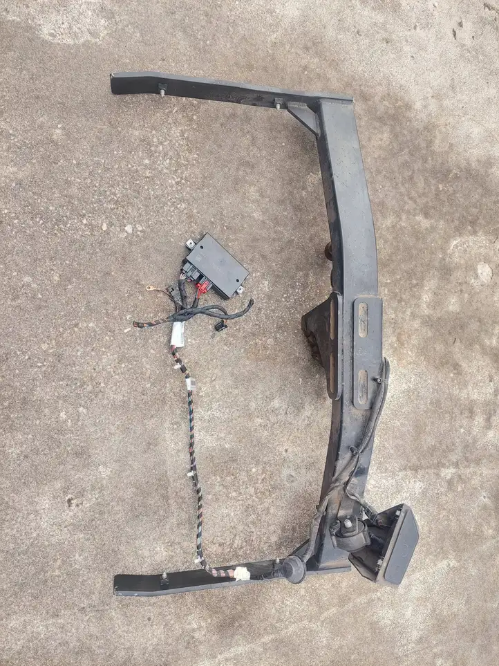 Volkswagen Tiguan (2011 - 2016) 5N0803880P Комплект буксировочного крюка — фото 2