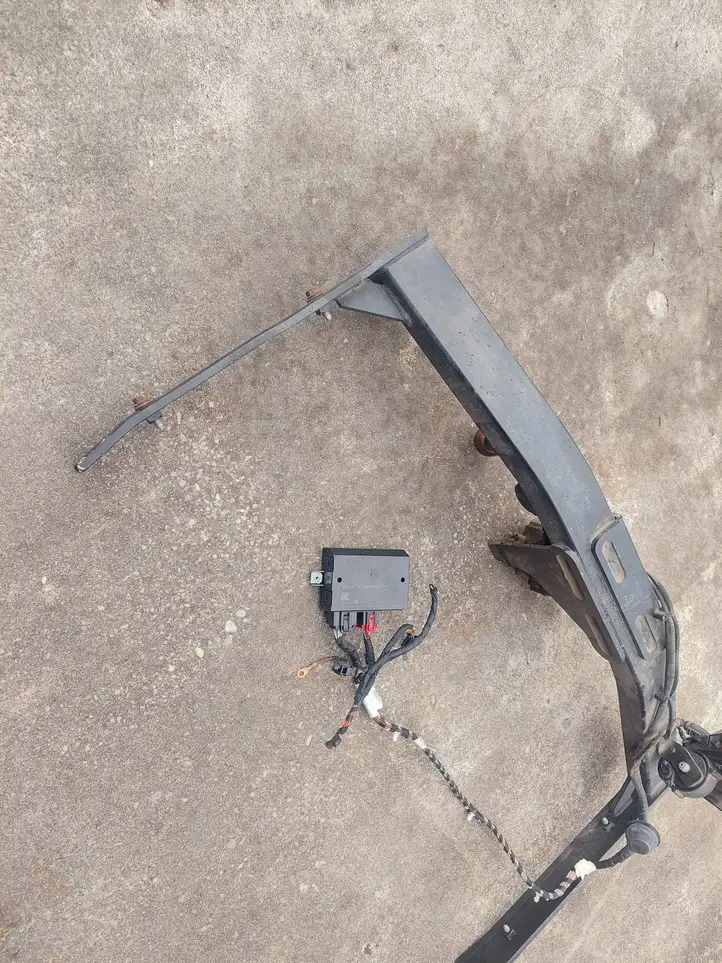 Volkswagen Tiguan (2011 - 2016) 5N0803880P Комплект буксировочного крюка — фото 13