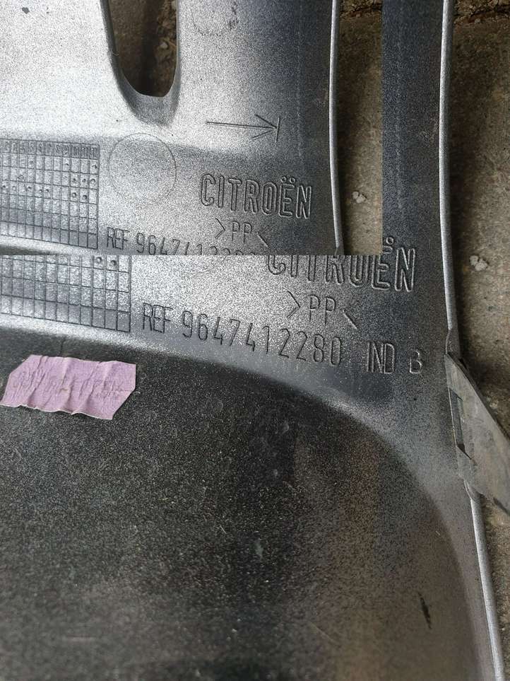 Citroen C3 (2002 - 2009)  7452Y8 Декоративная решётка противотуманной фары