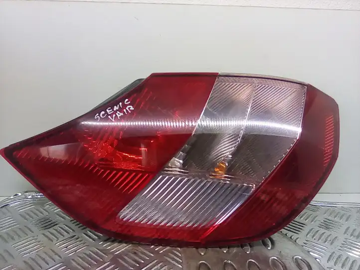 Renault Scenic II - Grand scenic II (2003 - 2006) 8200127704 Задний фонарь в кузове — фото 1