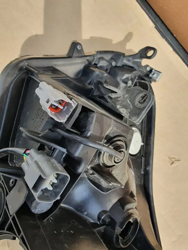 Toyota RAV 4 (XA40) (2012 - 2018) LED280V294W Передняя фара — фото 12