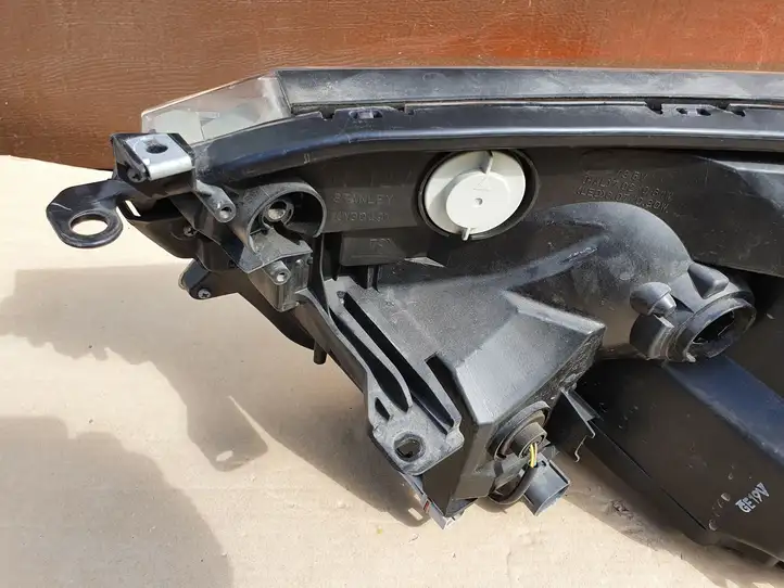Toyota RAV 4 (XA40) (2012 - 2018) LED280V294W Передняя фара — фото 15
