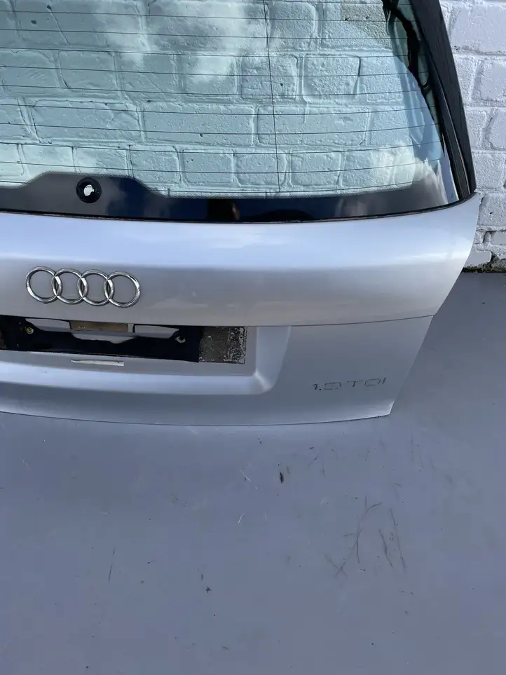 Audi A4 S4 B6 8E 8H (2000 - 2006) Крышка багажника — фото 2