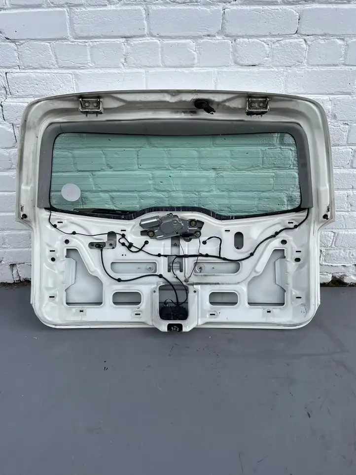 Ford Focus (1998 - 2004) Крышка багажника — фото 7