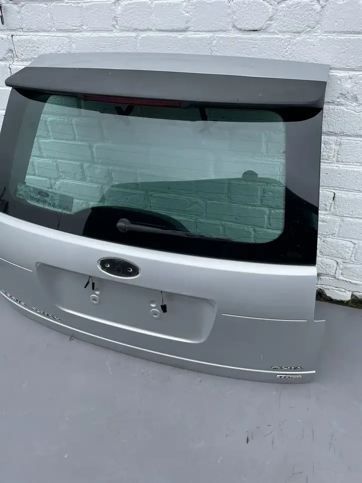 Ford Focus C-MAX (2003 - 2010) Крышка багажника — фото 2