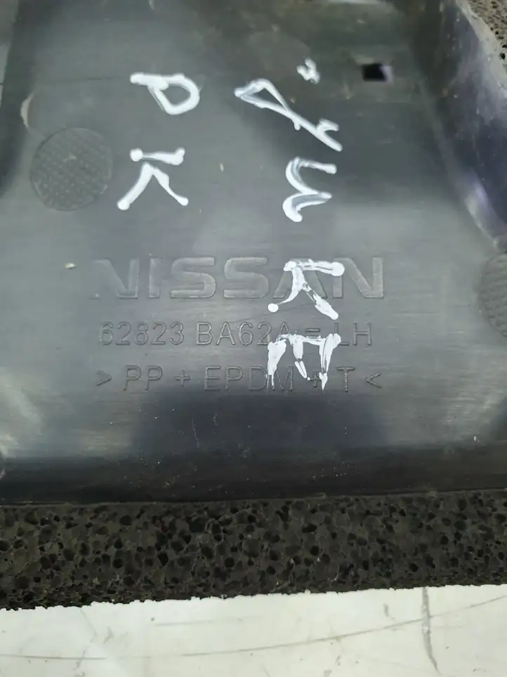 Nissan Juke I F15 (2010 - 2018) 62823BA62A Дефлектор воздуха — фото 5