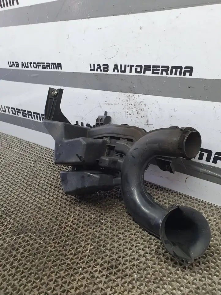 Nissan Juke I F15 (2010 - 2018) 70390758 Резонатор впуска — фото 5