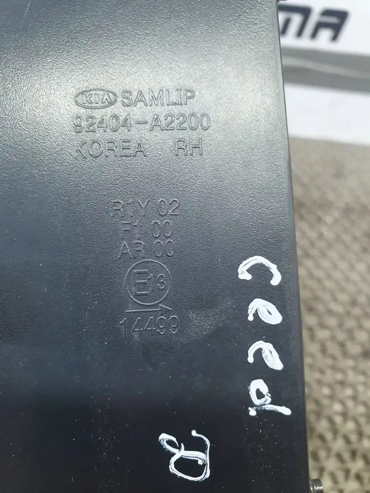 Kia Ceed (2015 - 2018) 92404A2200 Задний фонарь в крышке багажника — фото 8