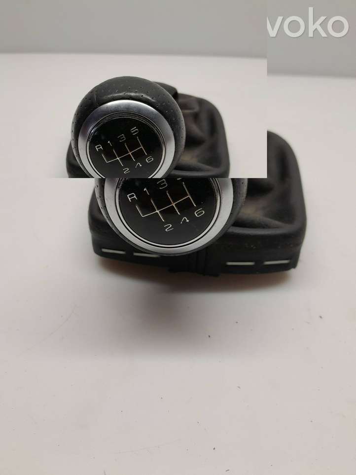 Audi A3/S3 8P (2008 - 2013)  8P0803279A Отделка рычага переключения передач (кожа, головка)