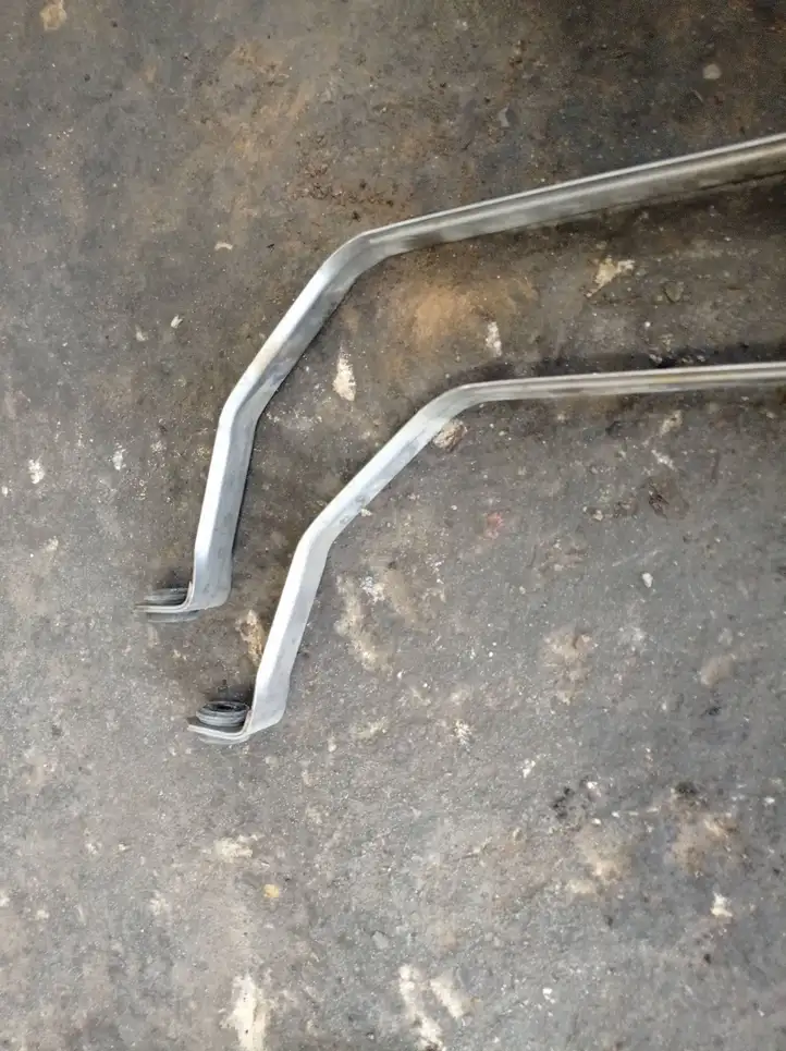 BMW 5 F10 F11 (2009 - 2016) Кронштейн топливного бака — фото 3