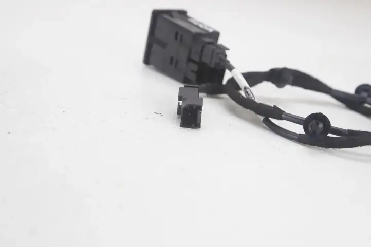 Ford Kuga II (2013 - 2019)  HC3T-14F014-DB Разъем USB