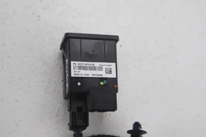 Ford Kuga II (2013 - 2019)  HC3T-14F014-DB Разъем USB