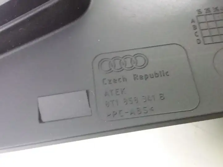 Audi A4 S4 B8 8K (2007 - 2011) 8T1858341B Прочие детали салона — фото 3