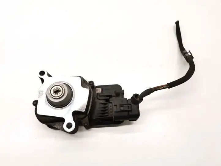 BMW 3 F30 F35 F31 (2012 - 2018) 8643153 Электродвигатель раздаточной коробки — фото 1