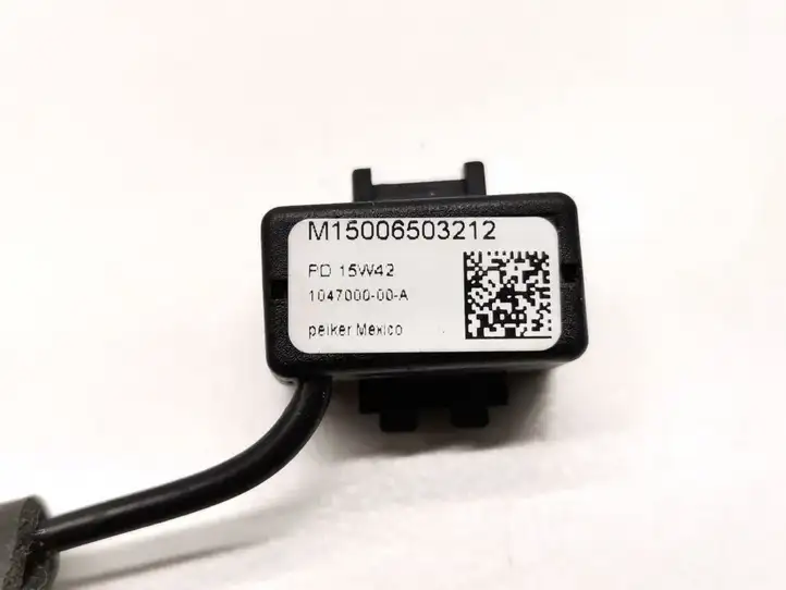 Tesla Model X (2015 - 2021) 104700000A Микрофон (Bluetooth / телефон) — фото 3