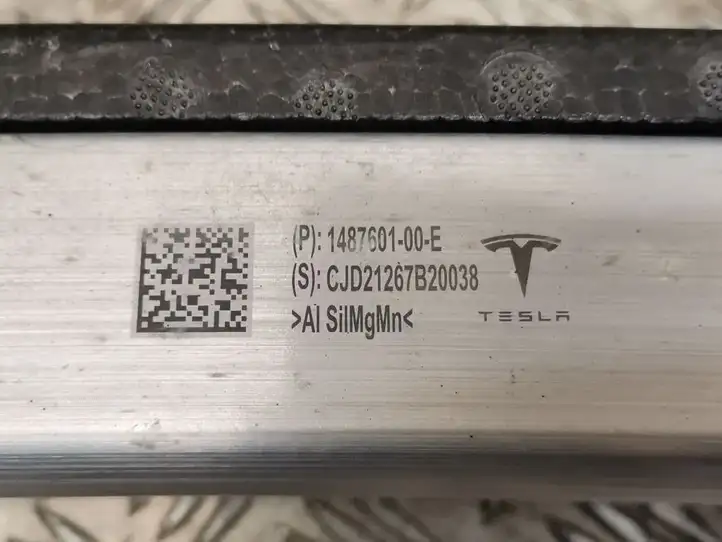 Tesla Model Y (2019 - 2024) 1487601-00-E Усилитель переднего бампера — фото 3
