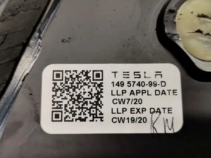 Tesla Model Y (2019 - 2024) 1495740-99-D Заднее боковое стекло — фото 2