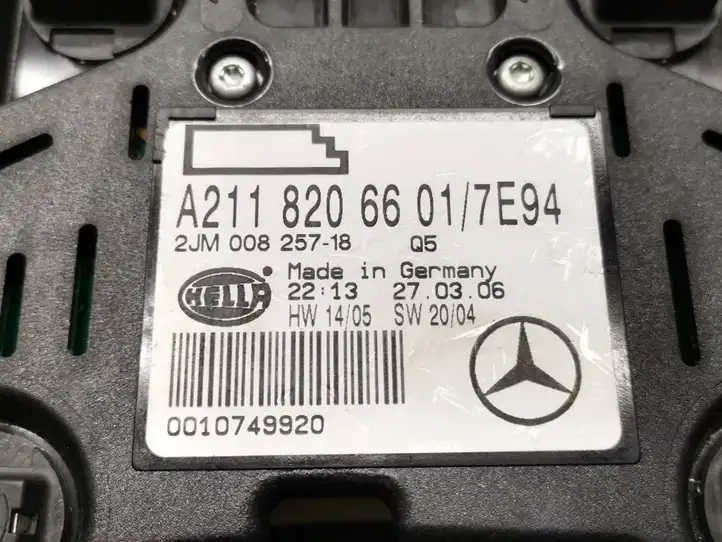 Mercedes-Benz E W211 (2002 - 2009) A2118206601 Передняя подсветка — фото 2