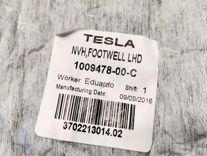 Tesla Model S (2016 - 2021) 6007716-00-C Прочие детали салона — фото 2