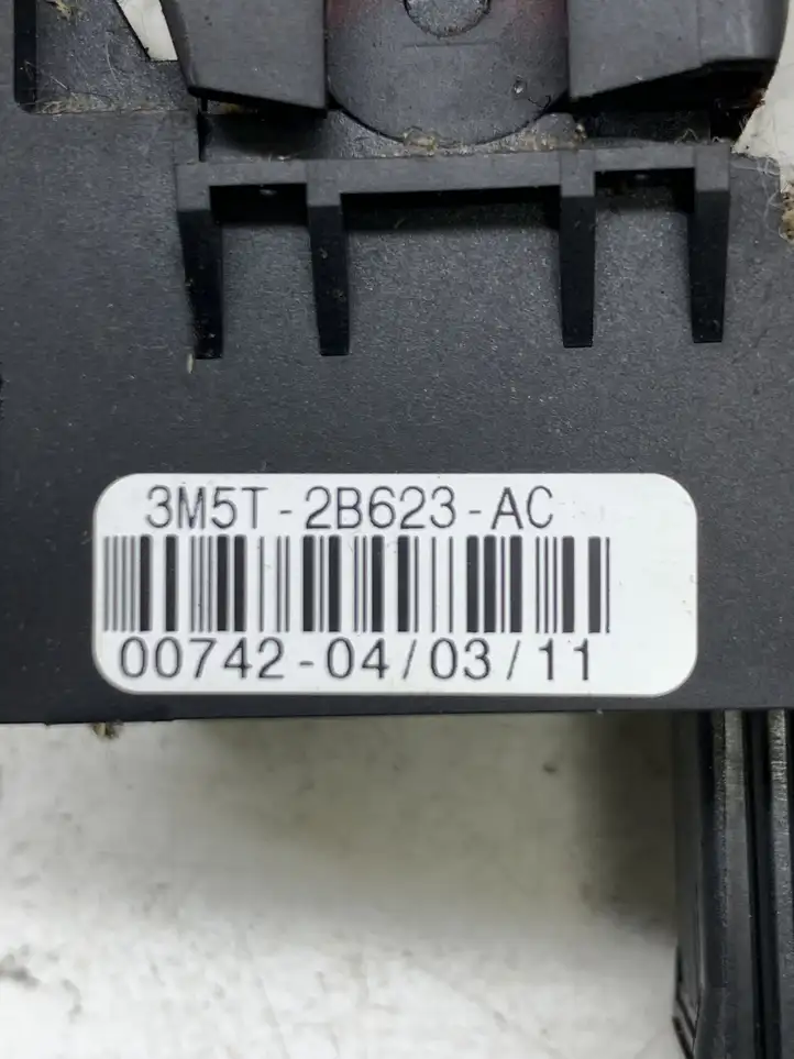 Ford Focus C-MAX (2003 - 2010) 3M5T2B623AC Кнопка ручного тормоза — фото 2