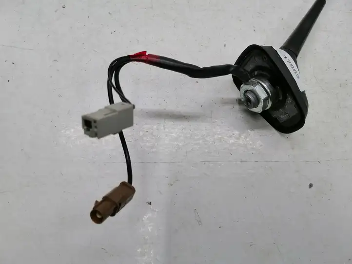 Nissan Qashqai (2013 - 2017) GPS антенна — фото 3
