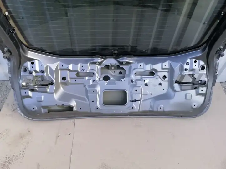 Nissan Qashqai (2013 - 2017) Крышка багажника — фото 9
