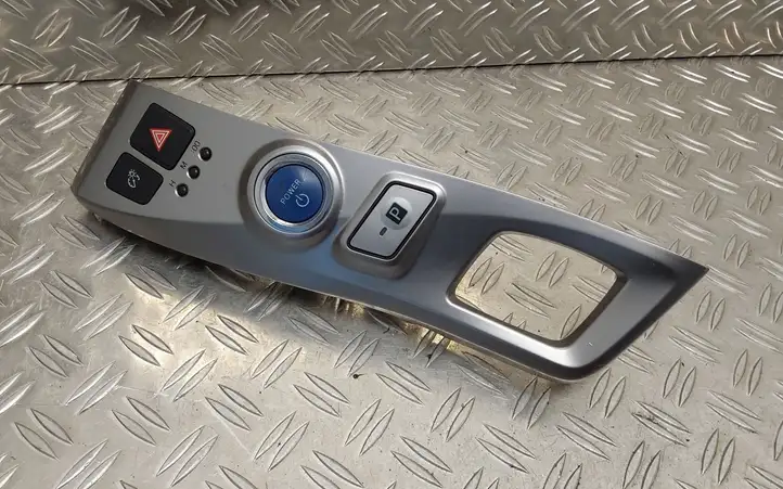 Toyota Prius+ (ZVW40) (2011 - 2018) 5544647070 Рамка рычага КПП — фото 1